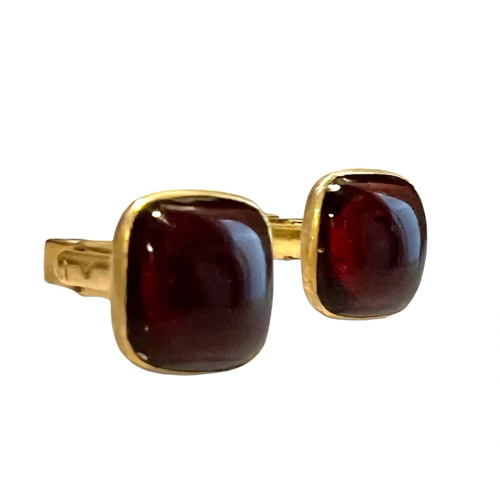 VINTAGE SWANK RED DOMED GOLD TONE CUFFLINKS
